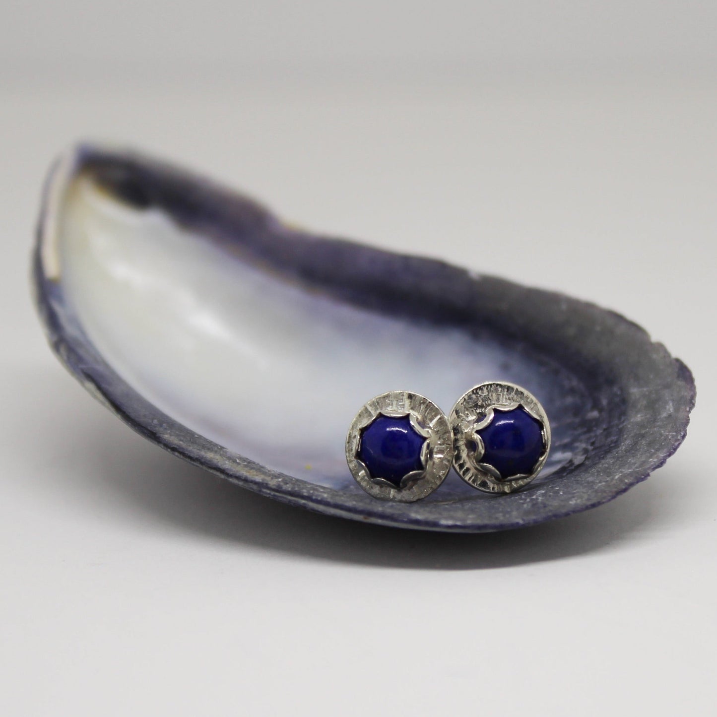 SOUTHWEST HARBOR SCALLOPED DOT EARRINGS