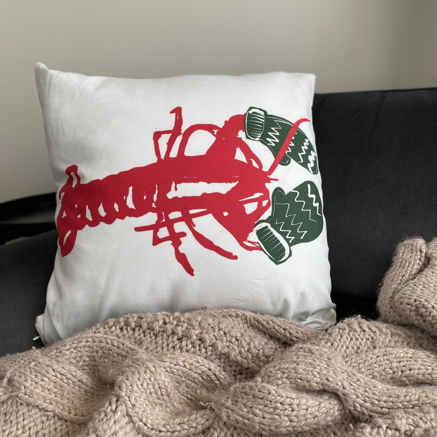 LOBSTER WITIH MITTENS - PILLOW