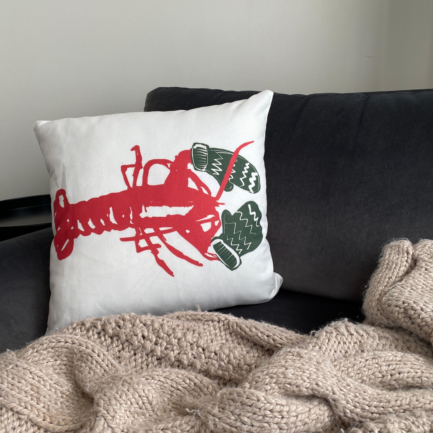LOBSTER WITIH MITTENS - PILLOW