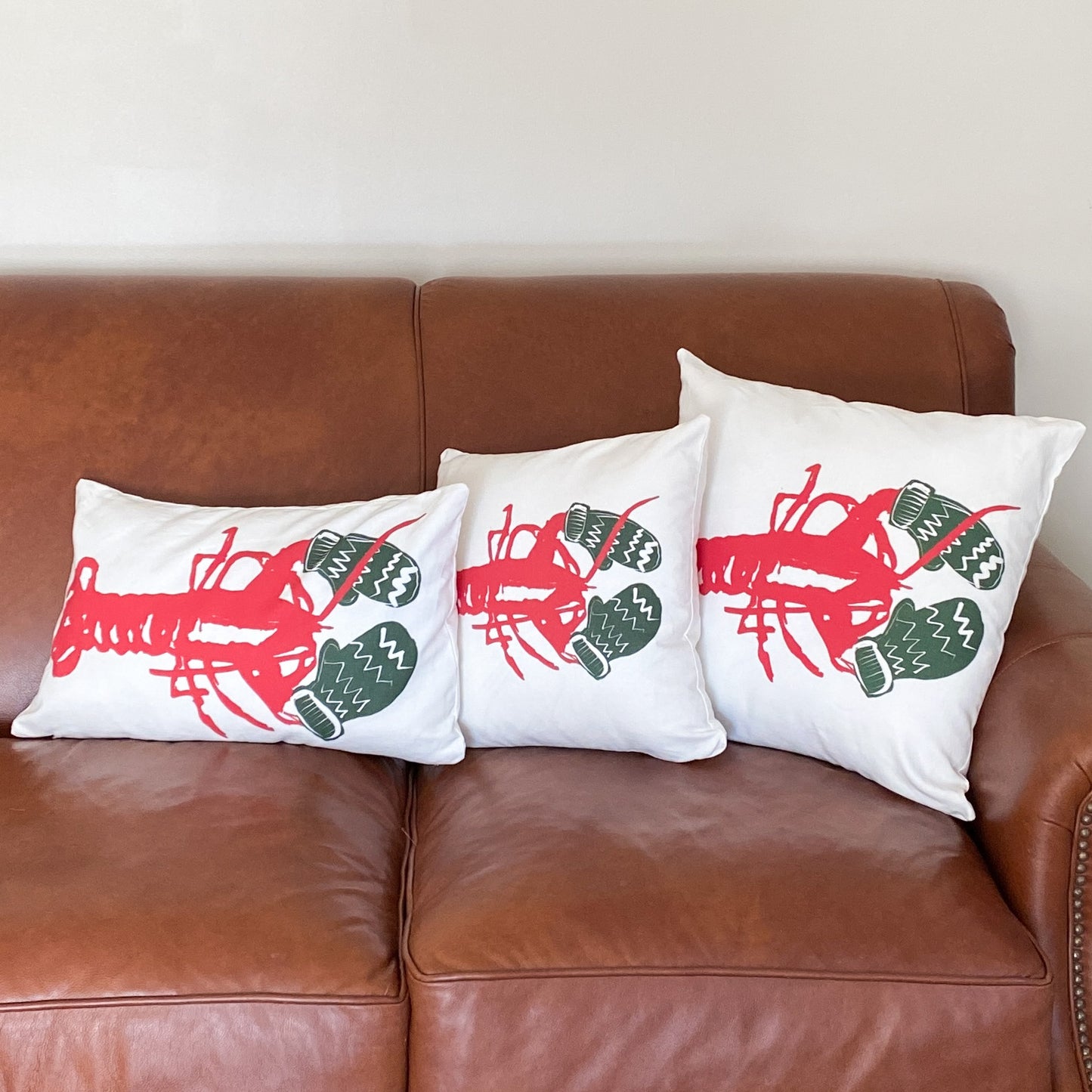 LOBSTER WITIH MITTENS - PILLOW
