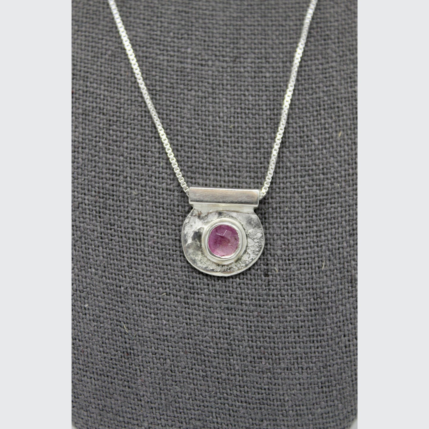 CLAMSHELL TOURMALINE NECKLACE