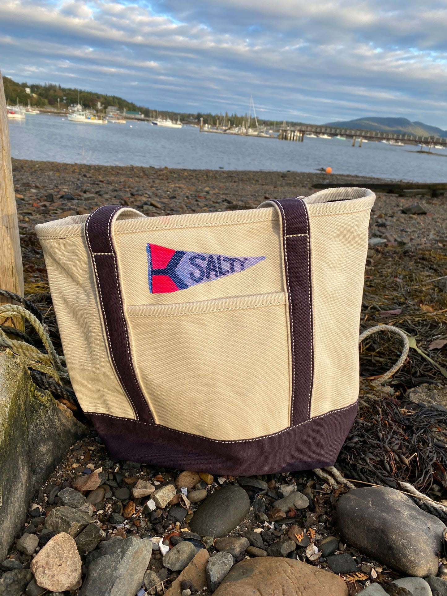 MEDIUM SALTY BURGEE FLAG BOAT BAG